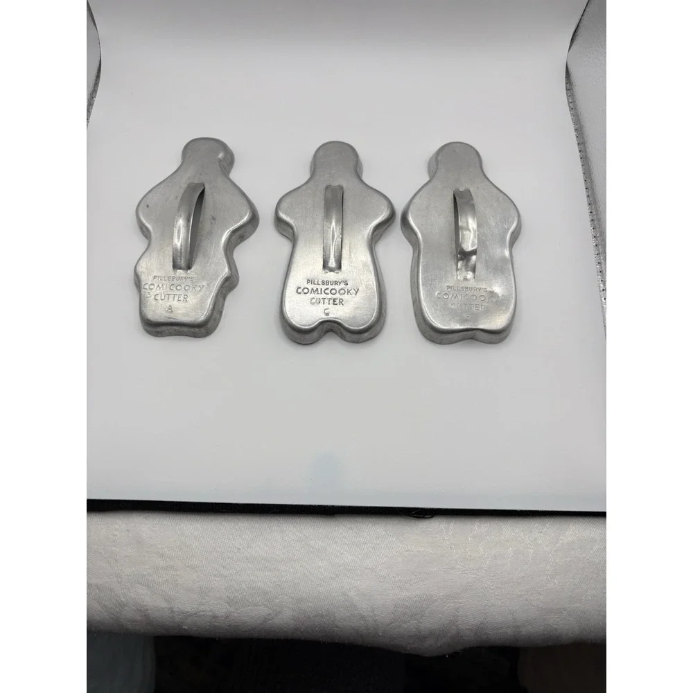 Vintage Pillsbury's Comicooky Metal Gingerbread Man Cookie Cutters Set of 3